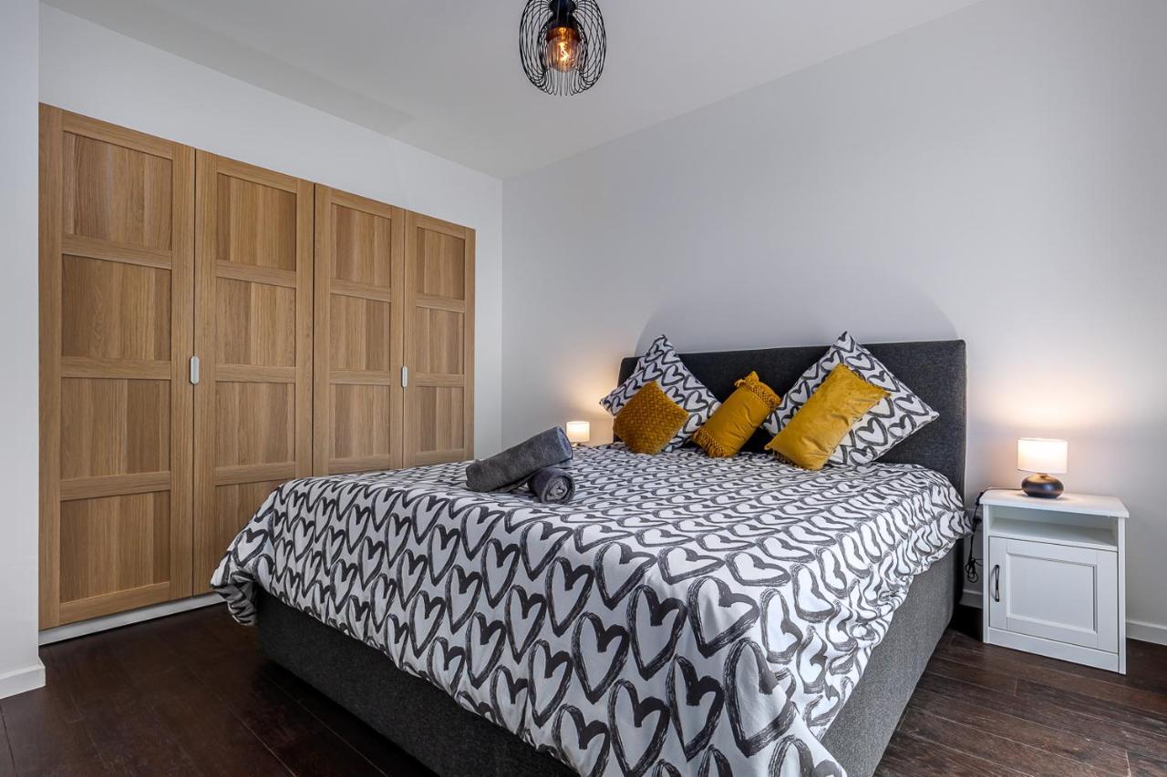 King Size Bed - Free Private Parking - Garden & Terrace - 14Min From Disneyland Ferrieres-en-Brie Luaran gambar