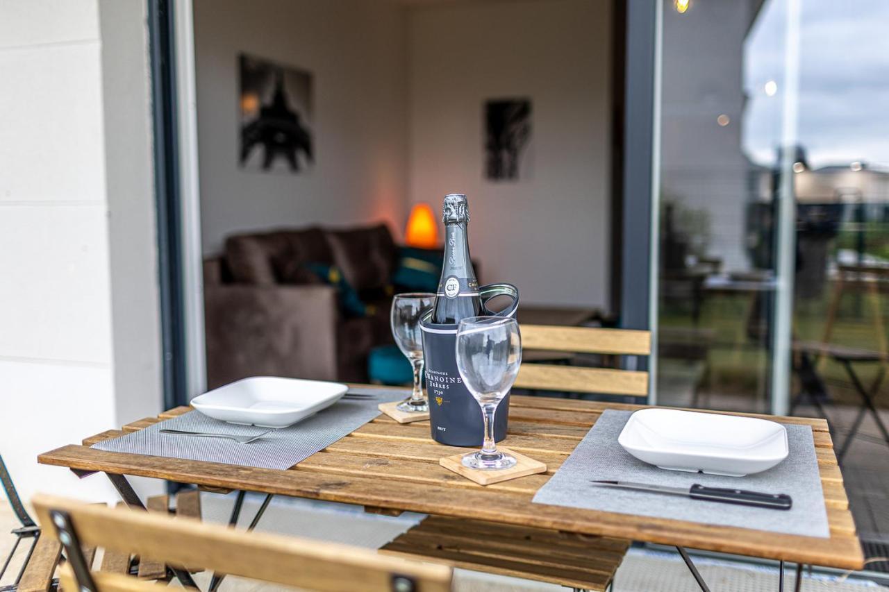 King Size Bed - Free Private Parking - Garden & Terrace - 14Min From Disneyland Ferrieres-en-Brie Luaran gambar