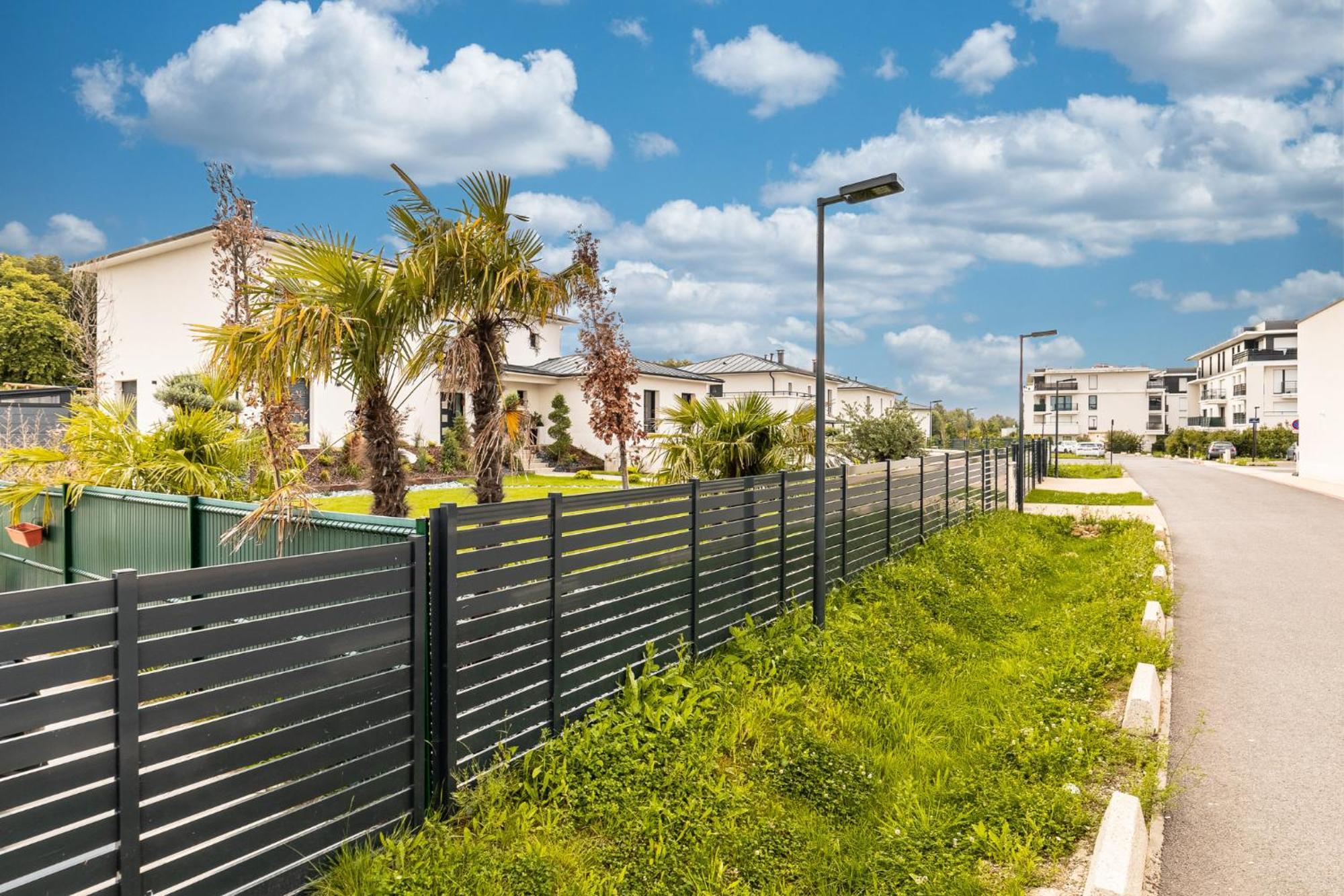 King Size Bed - Free Private Parking - Garden & Terrace - 14Min From Disneyland Ferrieres-en-Brie Luaran gambar