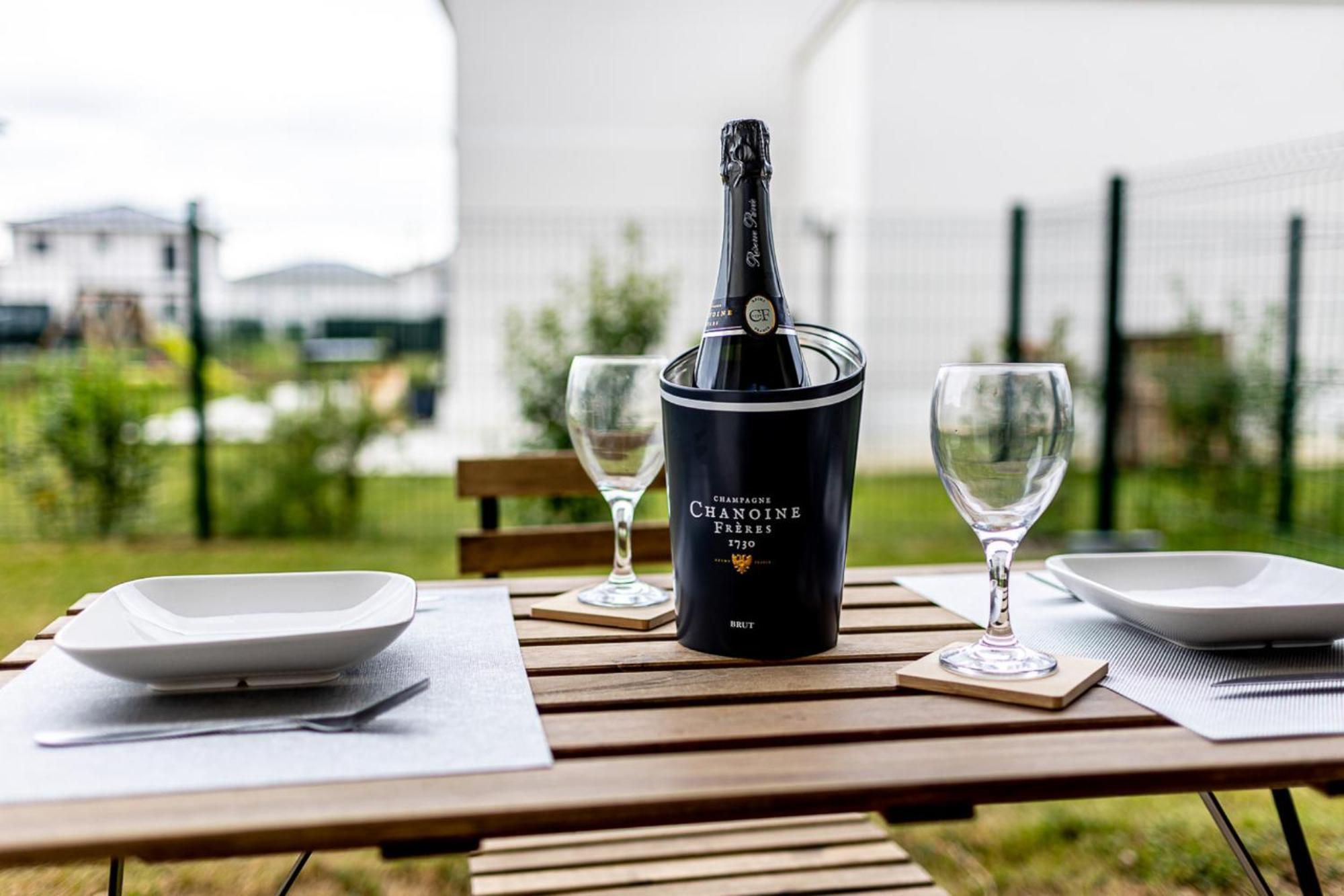 King Size Bed - Free Private Parking - Garden & Terrace - 14Min From Disneyland Ferrieres-en-Brie Luaran gambar